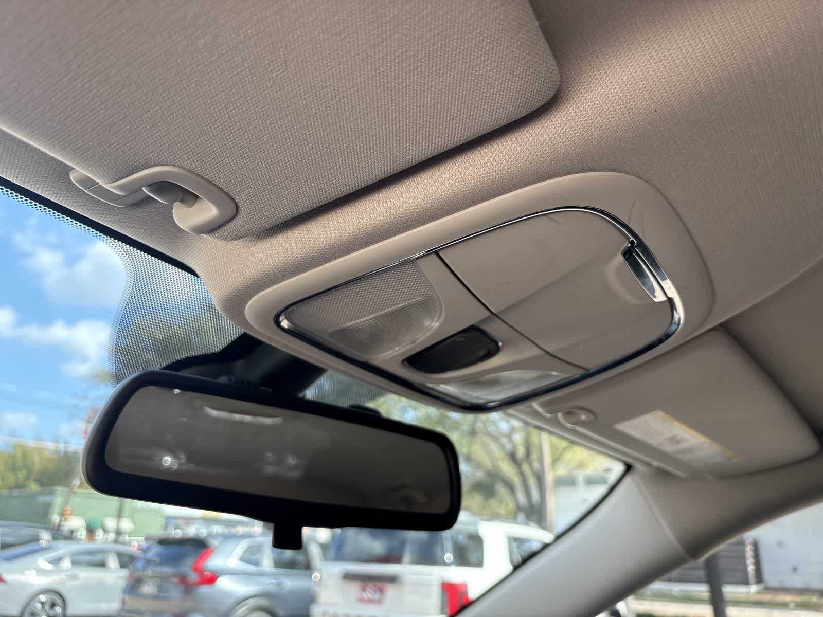 Thumbnail: 2016 Jeep Cherokee - 31