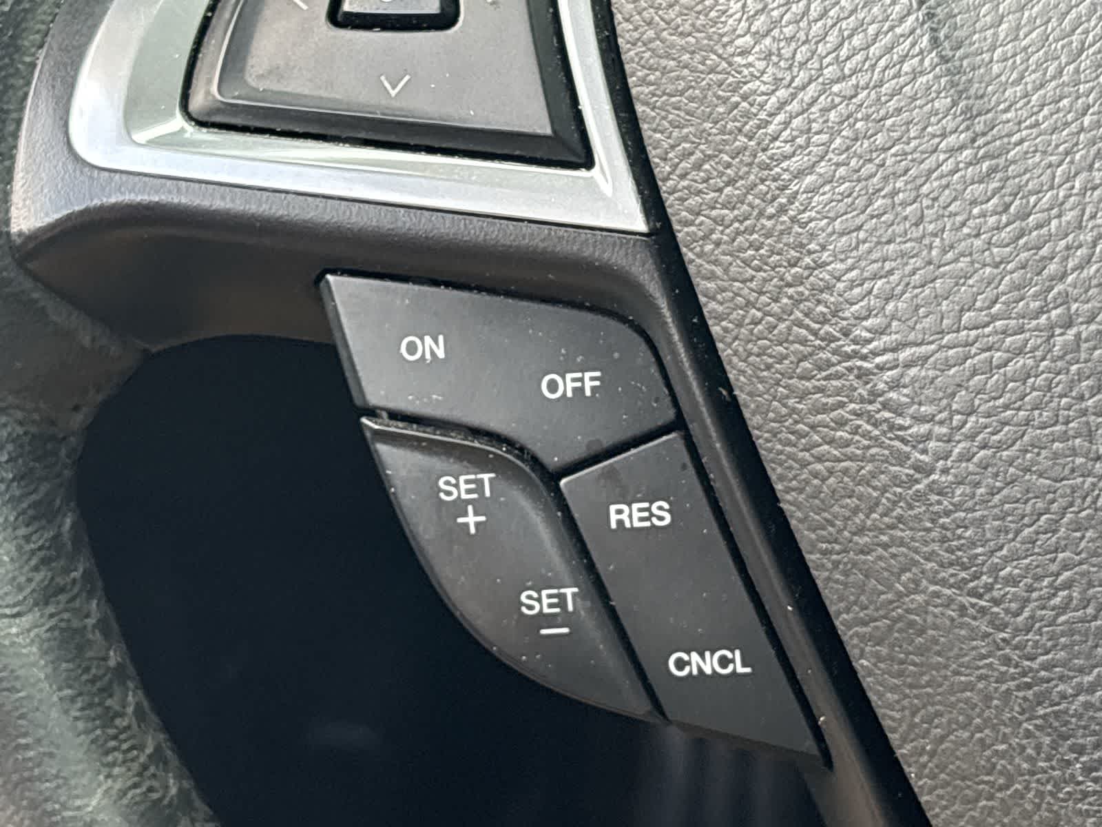 Thumbnail: 2013 Ford Fusion - 17
