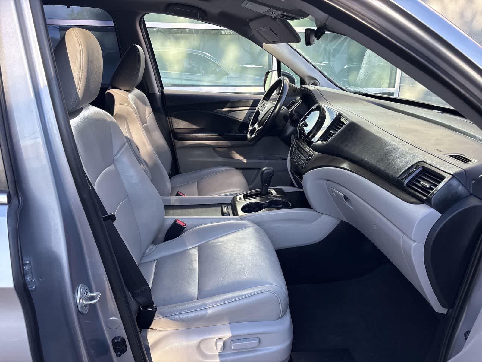 Thumbnail: 2019 Honda Pilot - 13