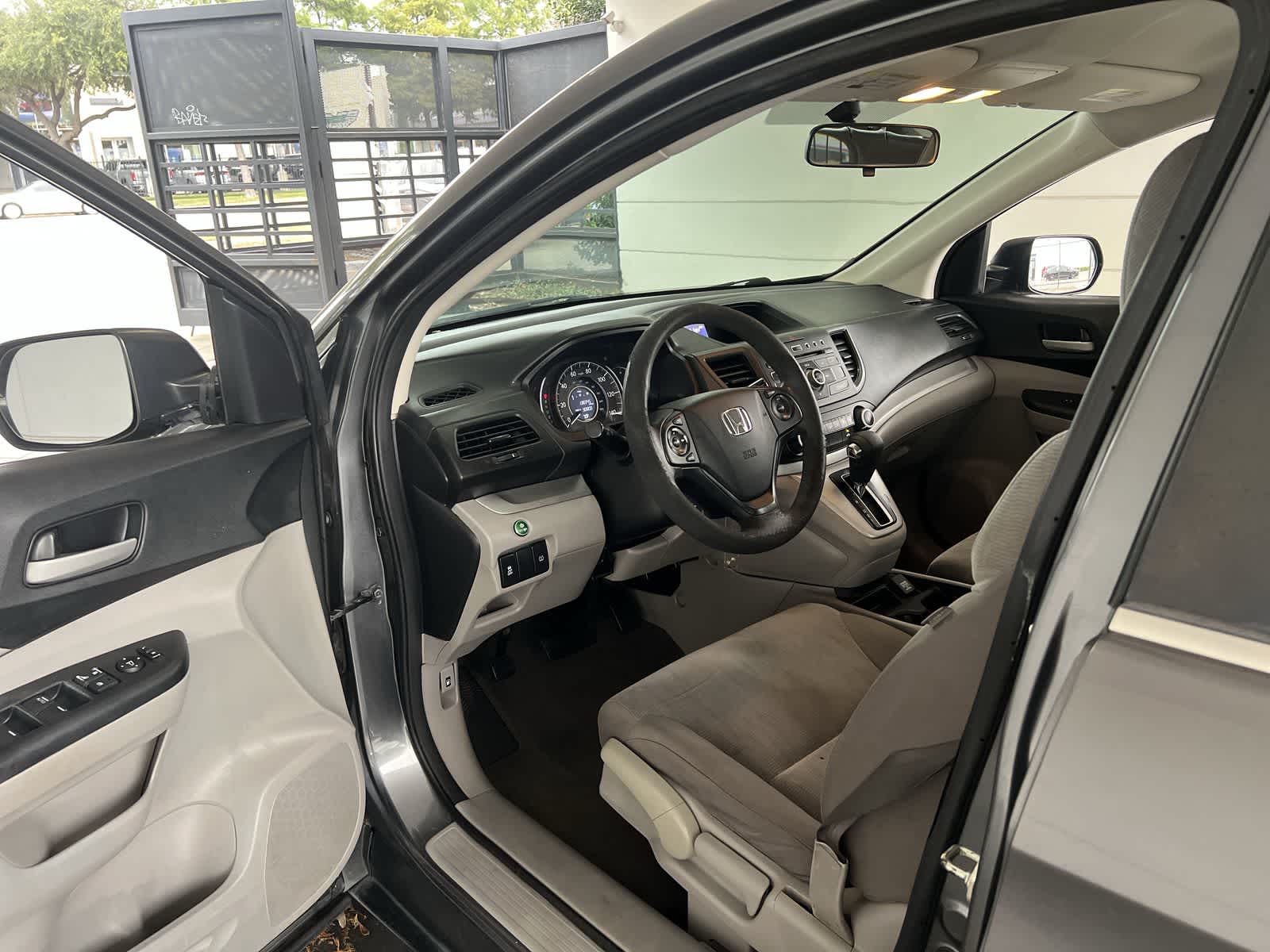 2014 Honda CR-V LX photo 2