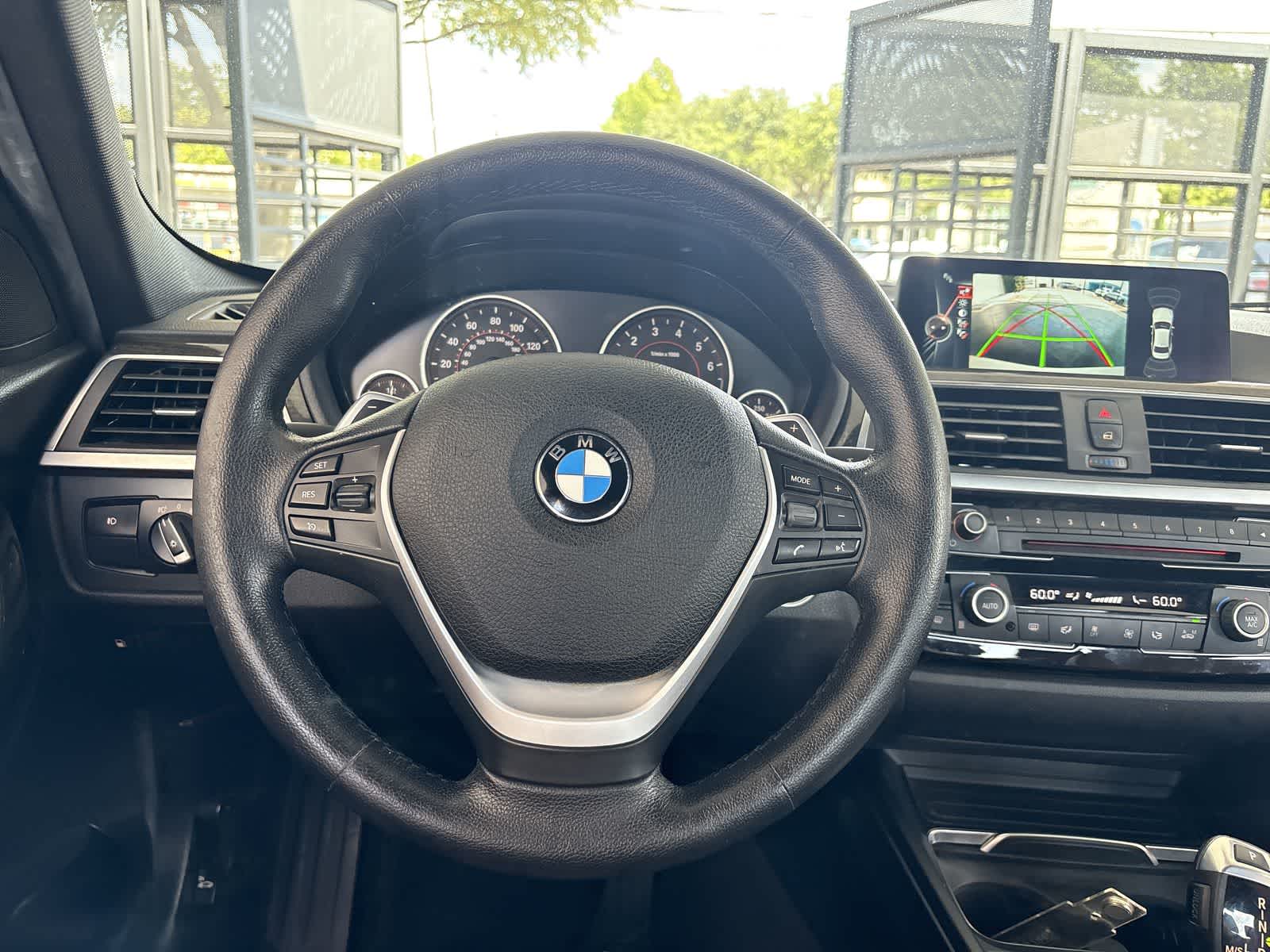 Thumbnail: 2016 BMW 3 Series - 14