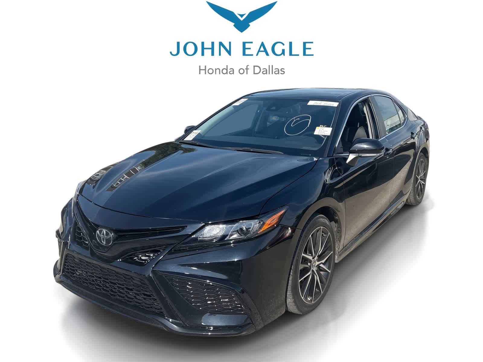 2023 Toyota Camry SE's photo