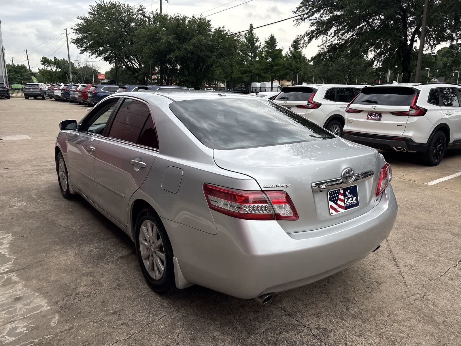 2011 Toyota Camry XLE 4