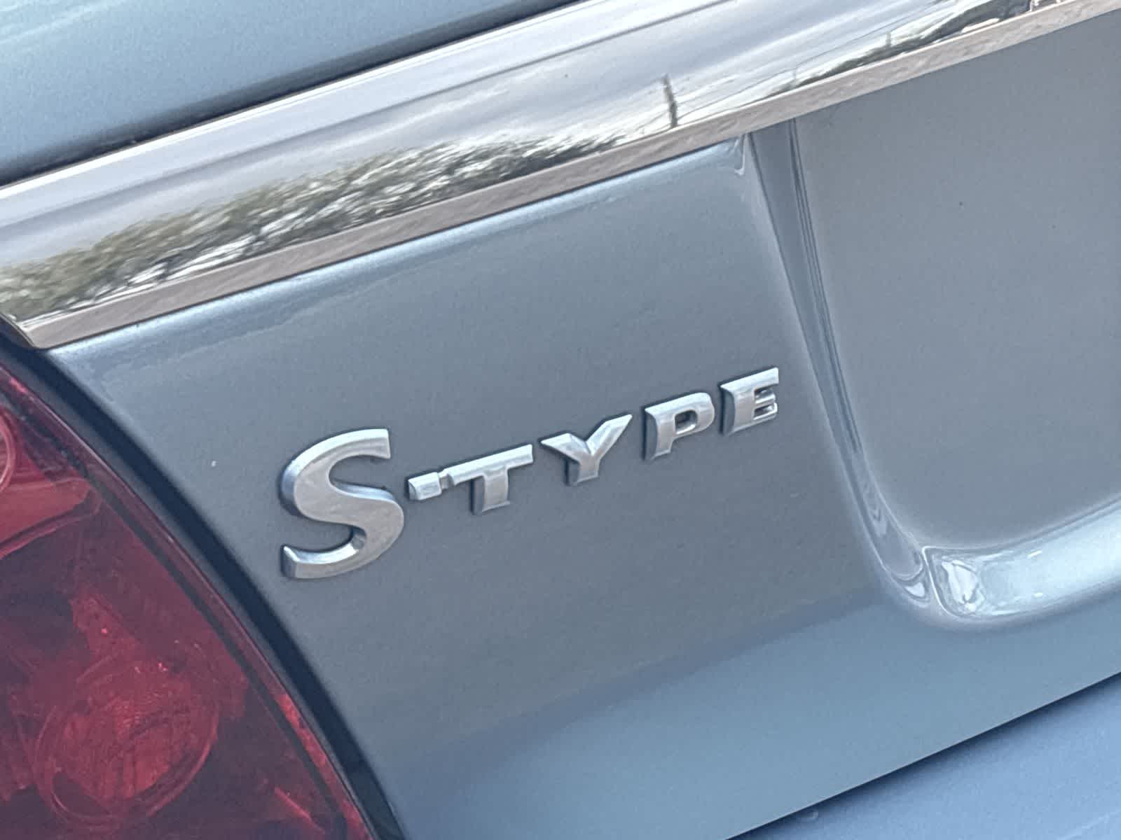 Thumbnail: 2005 Jaguar S-Type - 18