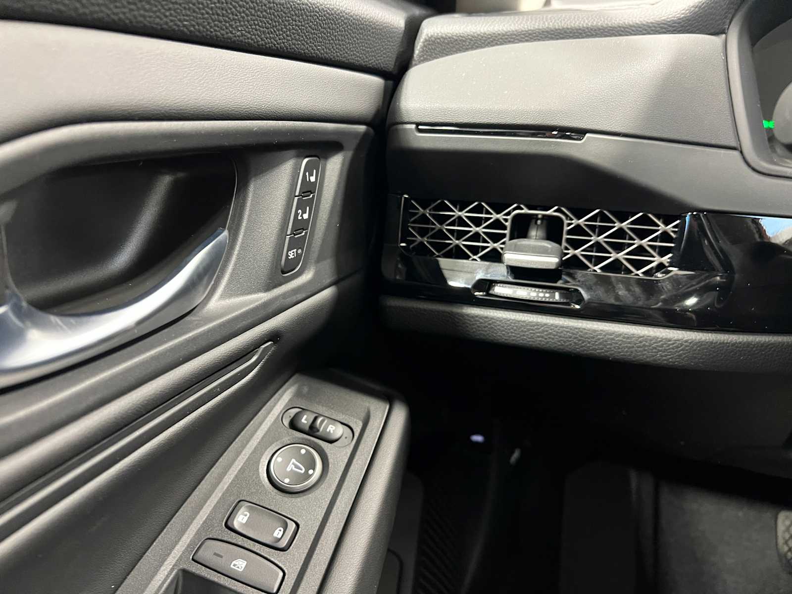 2025 Honda Accord EX-L 18