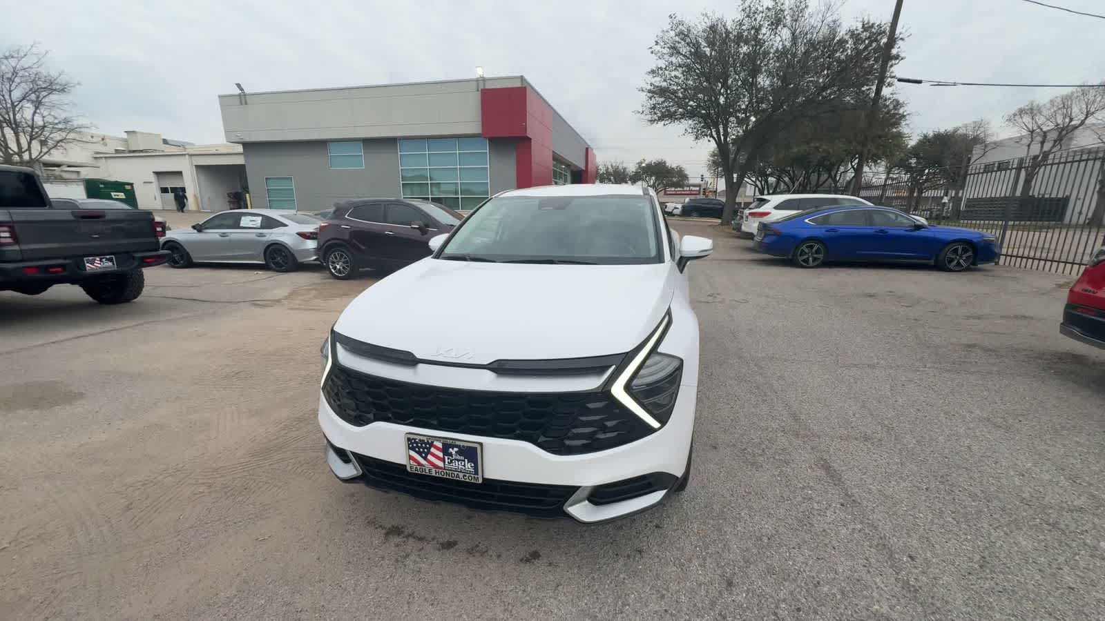 Thumbnail: 2024 Kia Sportage - 3