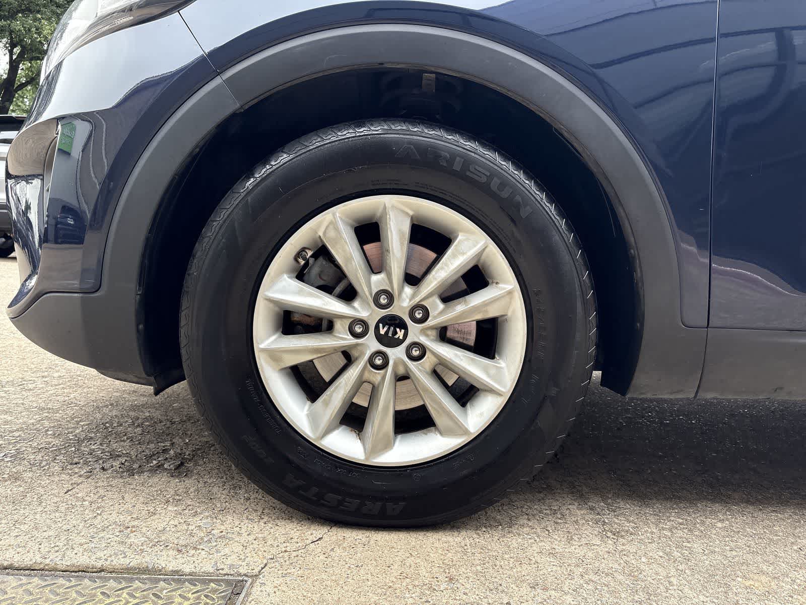 Thumbnail: 2019 Kia Sorento - 8