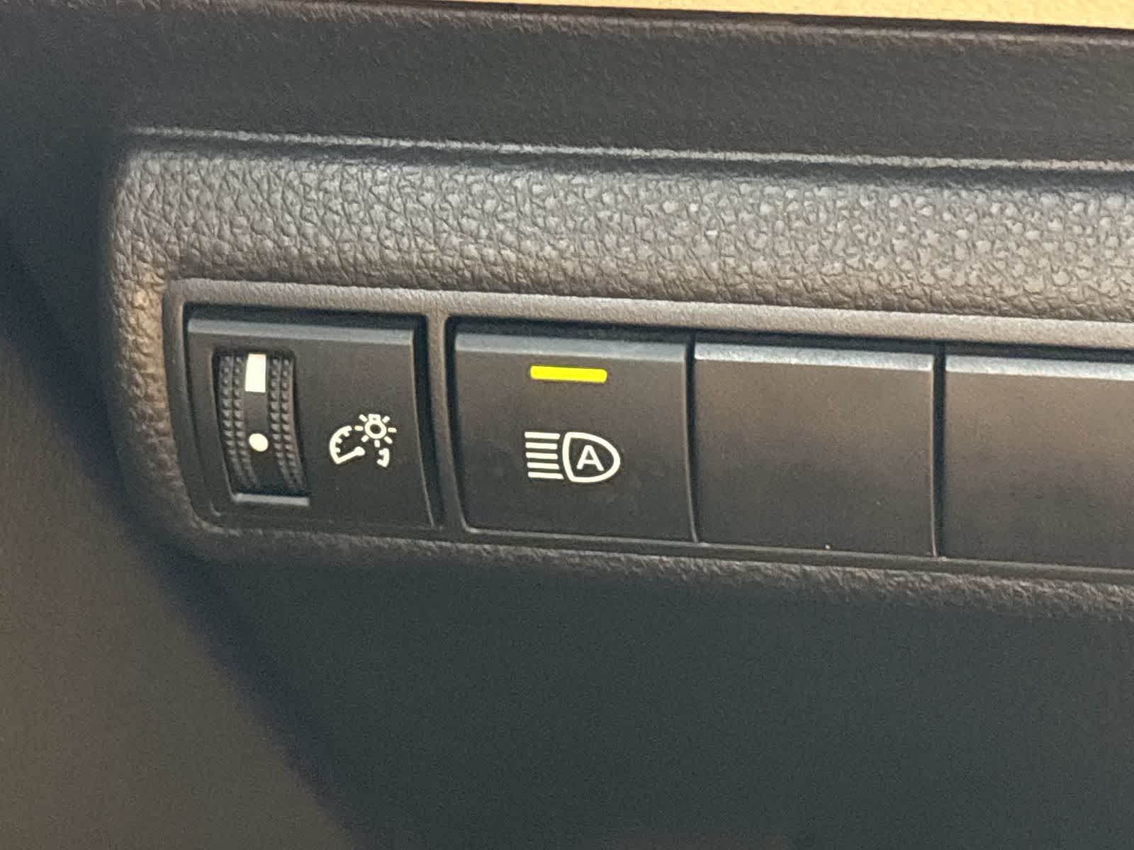 Thumbnail: 2025 Toyota Corolla - 32