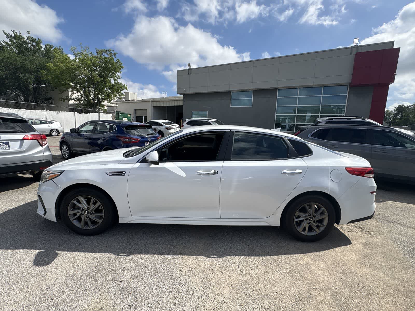 Thumbnail: 2019 Kia Optima - 2