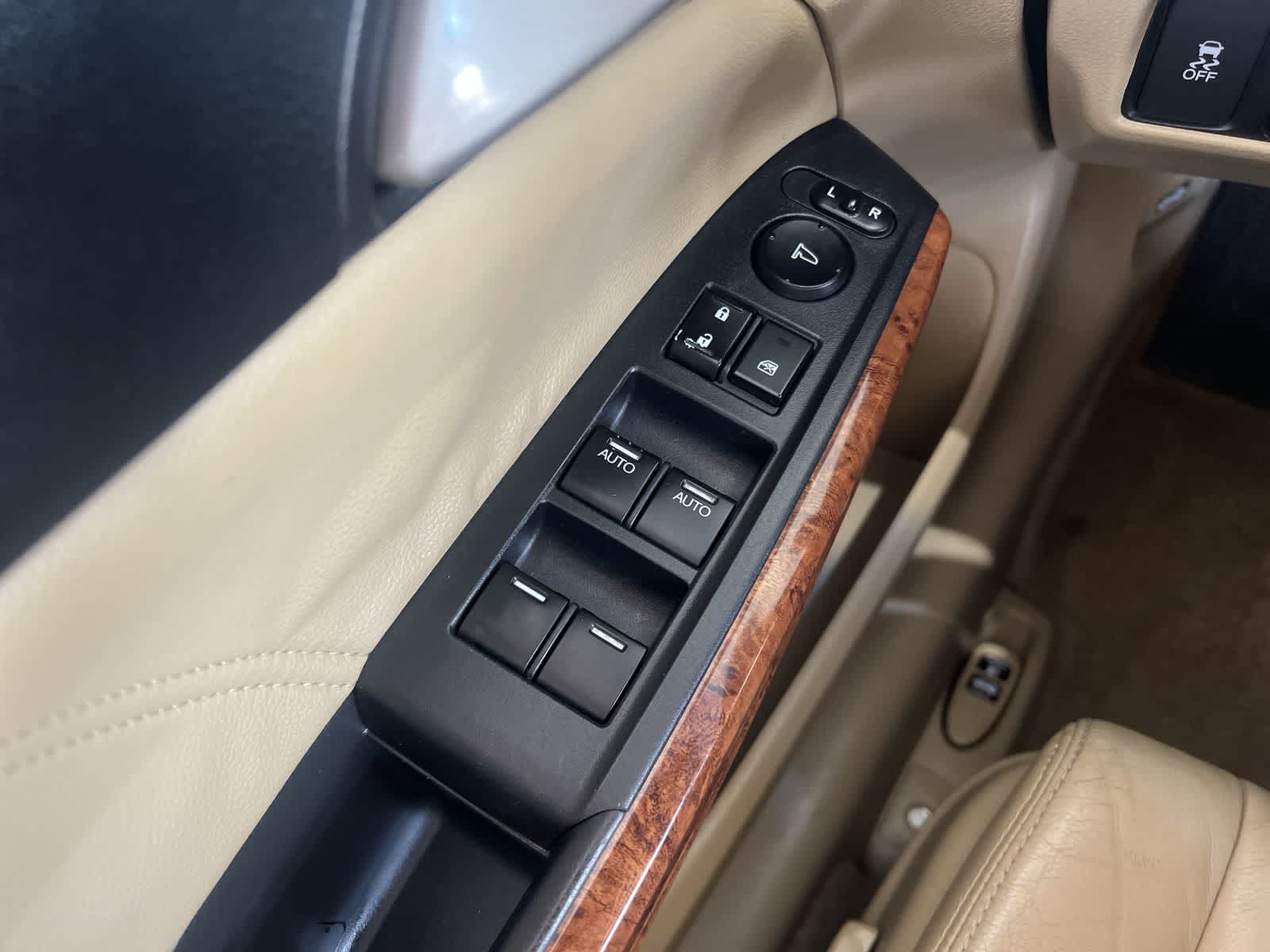 Thumbnail: 2011 Honda Accord - 27