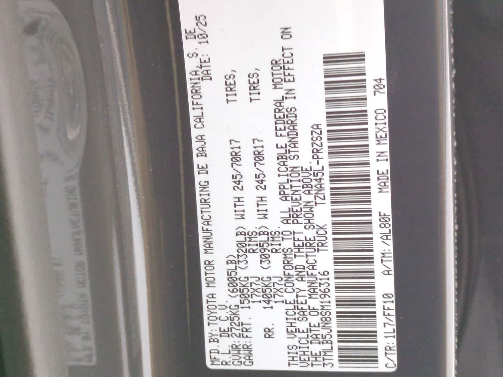2025 Toyota Tacoma SR5 - Photo 25