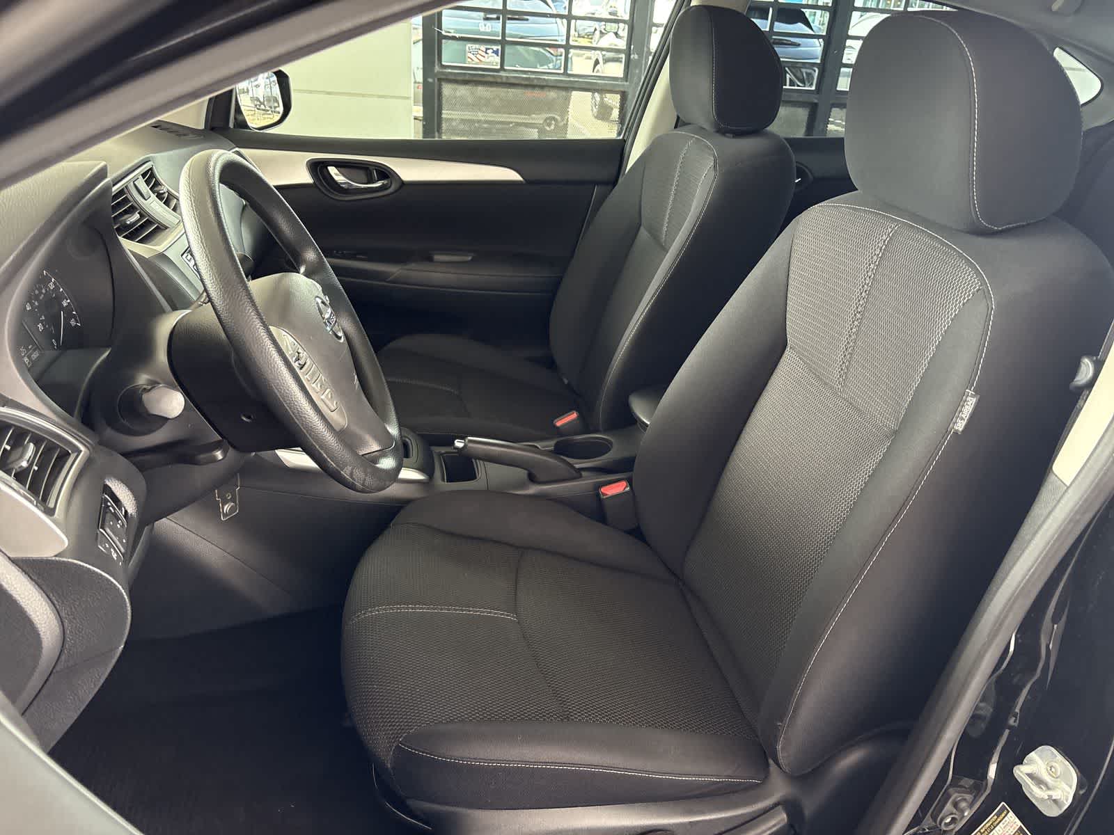 Thumbnail: 2016 Nissan Sentra - 10