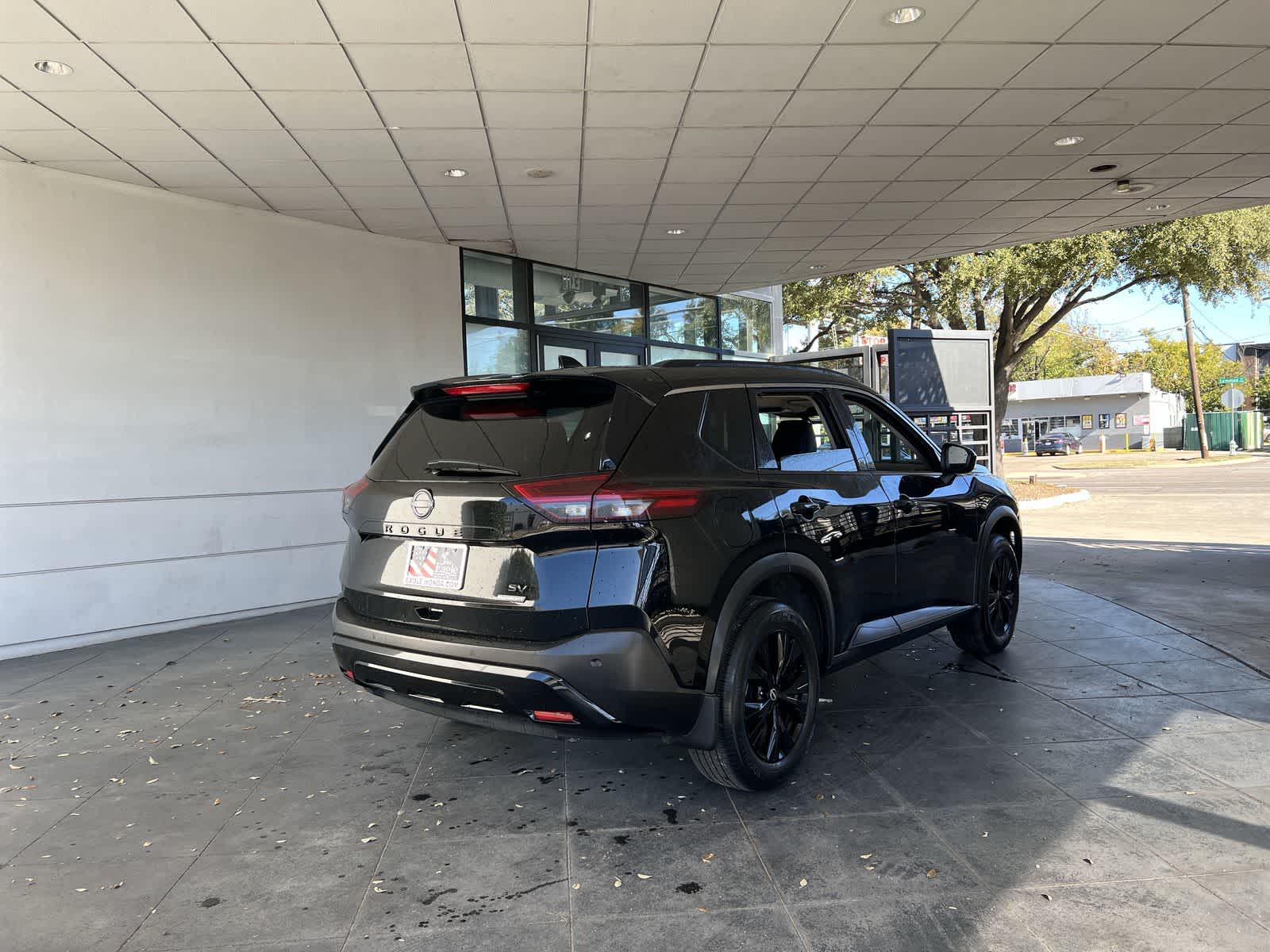 Thumbnail: 2023 Nissan Rogue - 32