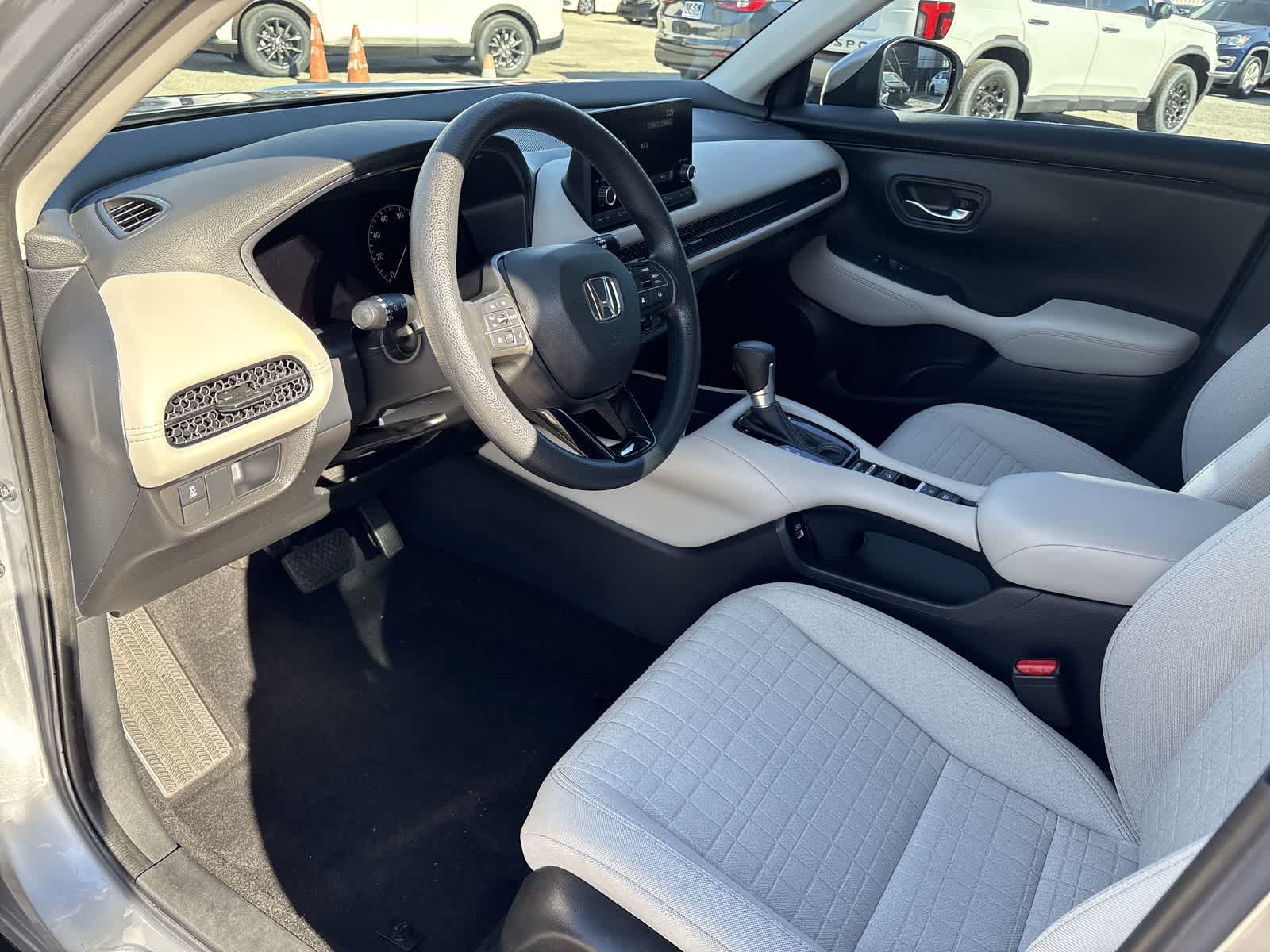 2023 Honda HR-V LX 2WD photo 2