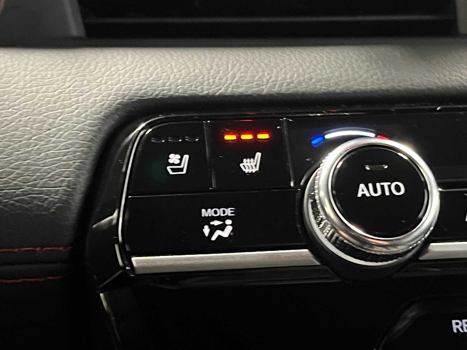 2025 Honda Pilot Black Edition 22