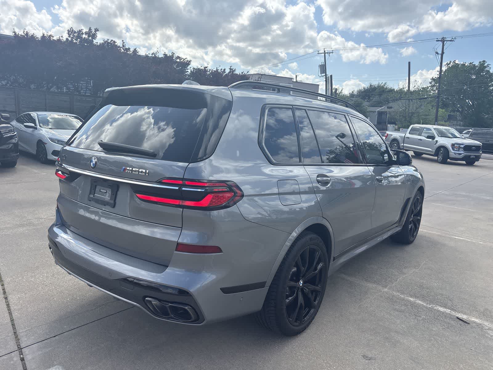 Thumbnail: 2023 BMW X7 - 6