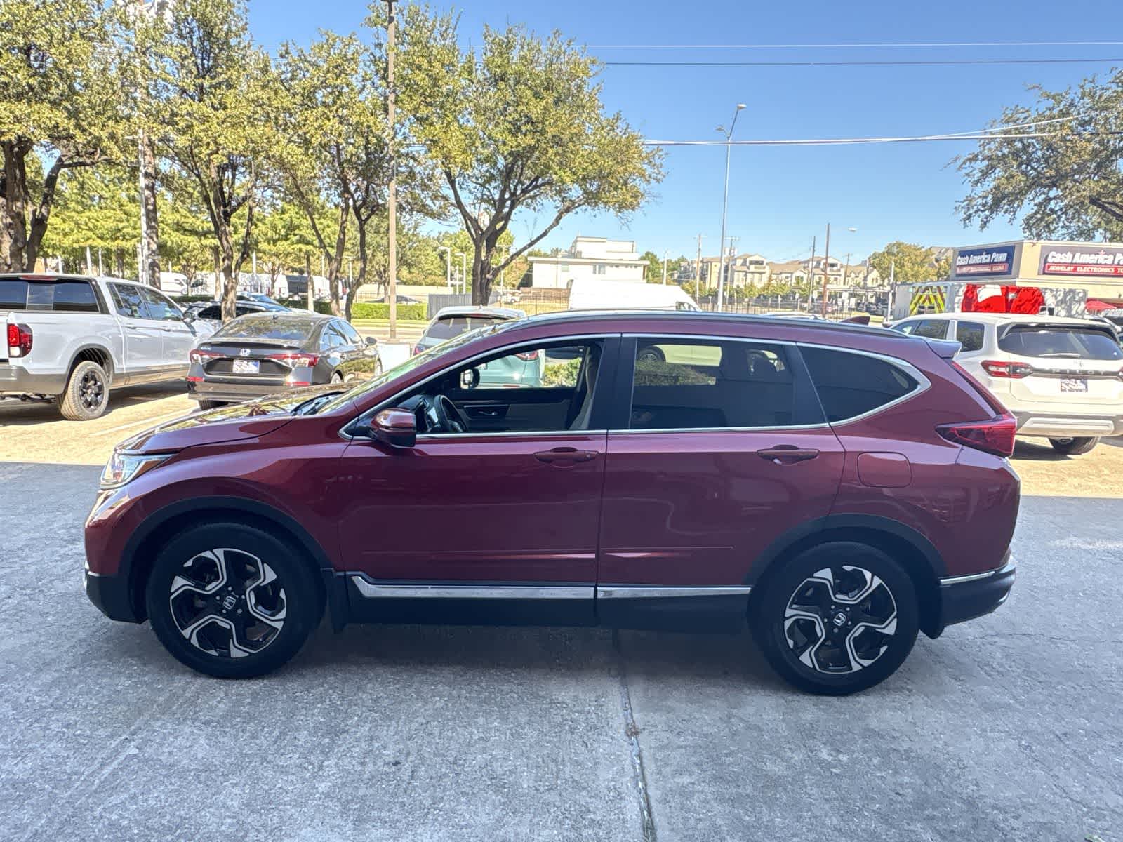2017 Honda CR-V Touring photo 3