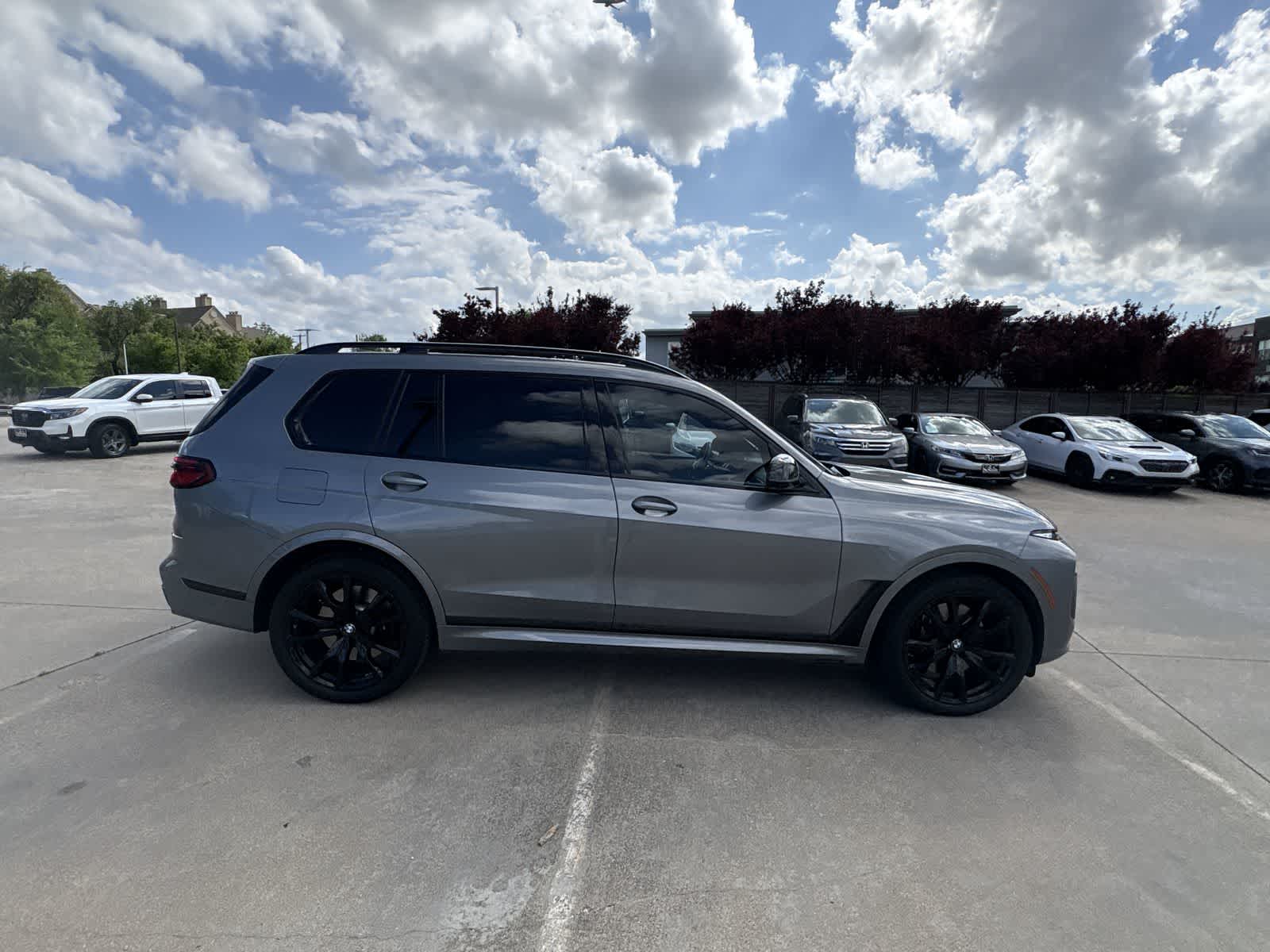 Thumbnail: 2023 BMW X7 - 7