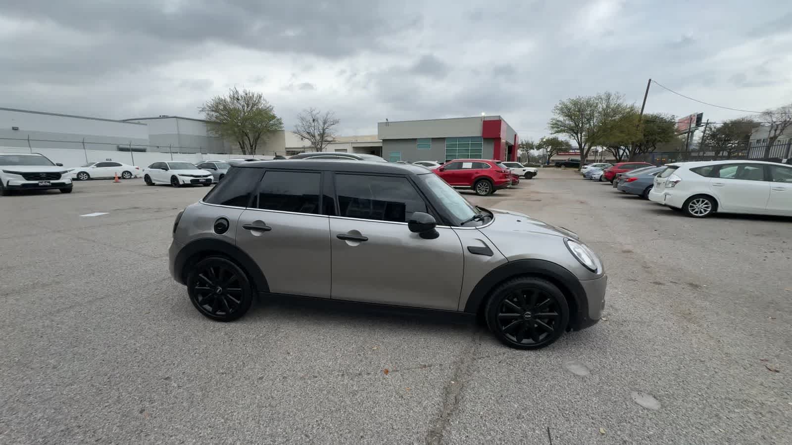 Thumbnail: 2018 MINI Cooper Hardtop - 9