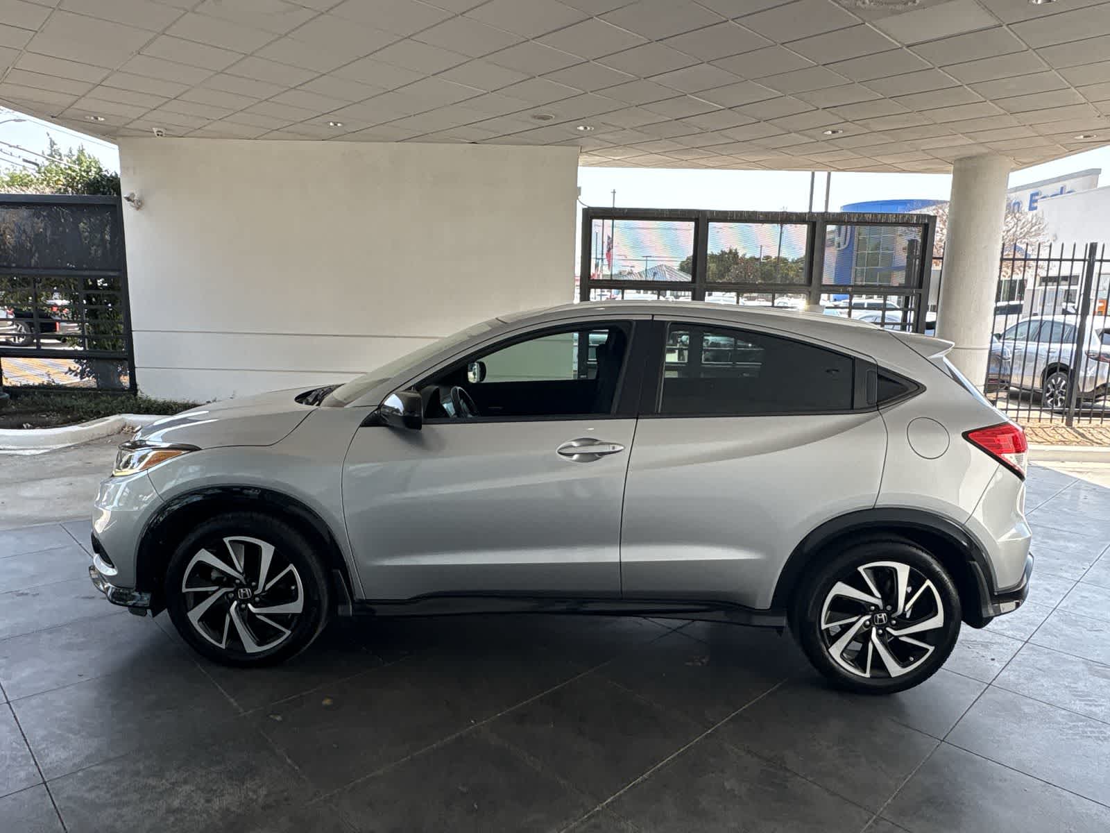 2019 Honda HR-V Sport 2WD photo 2