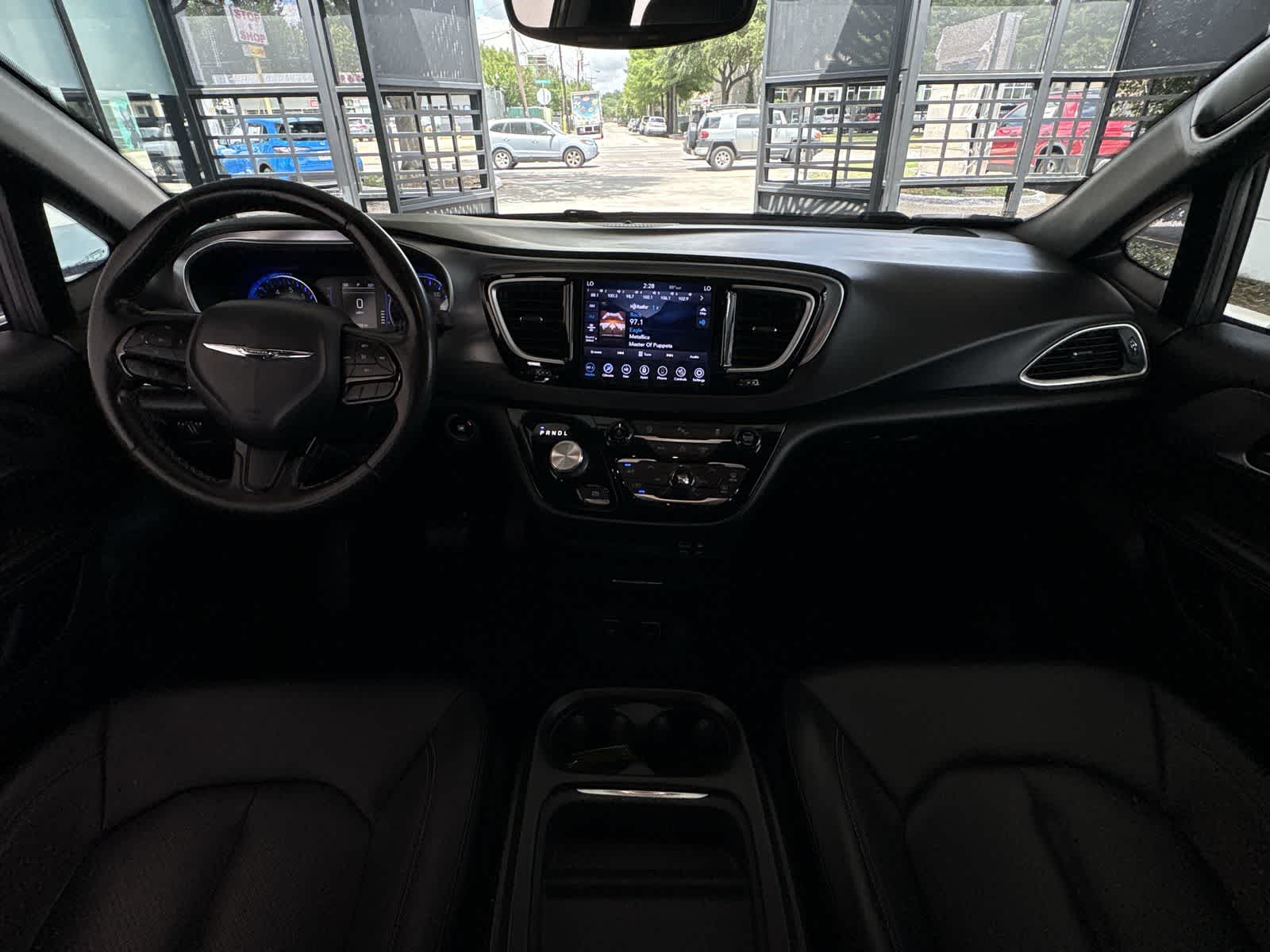 Thumbnail: 2020 Chrysler Pacifica - 9