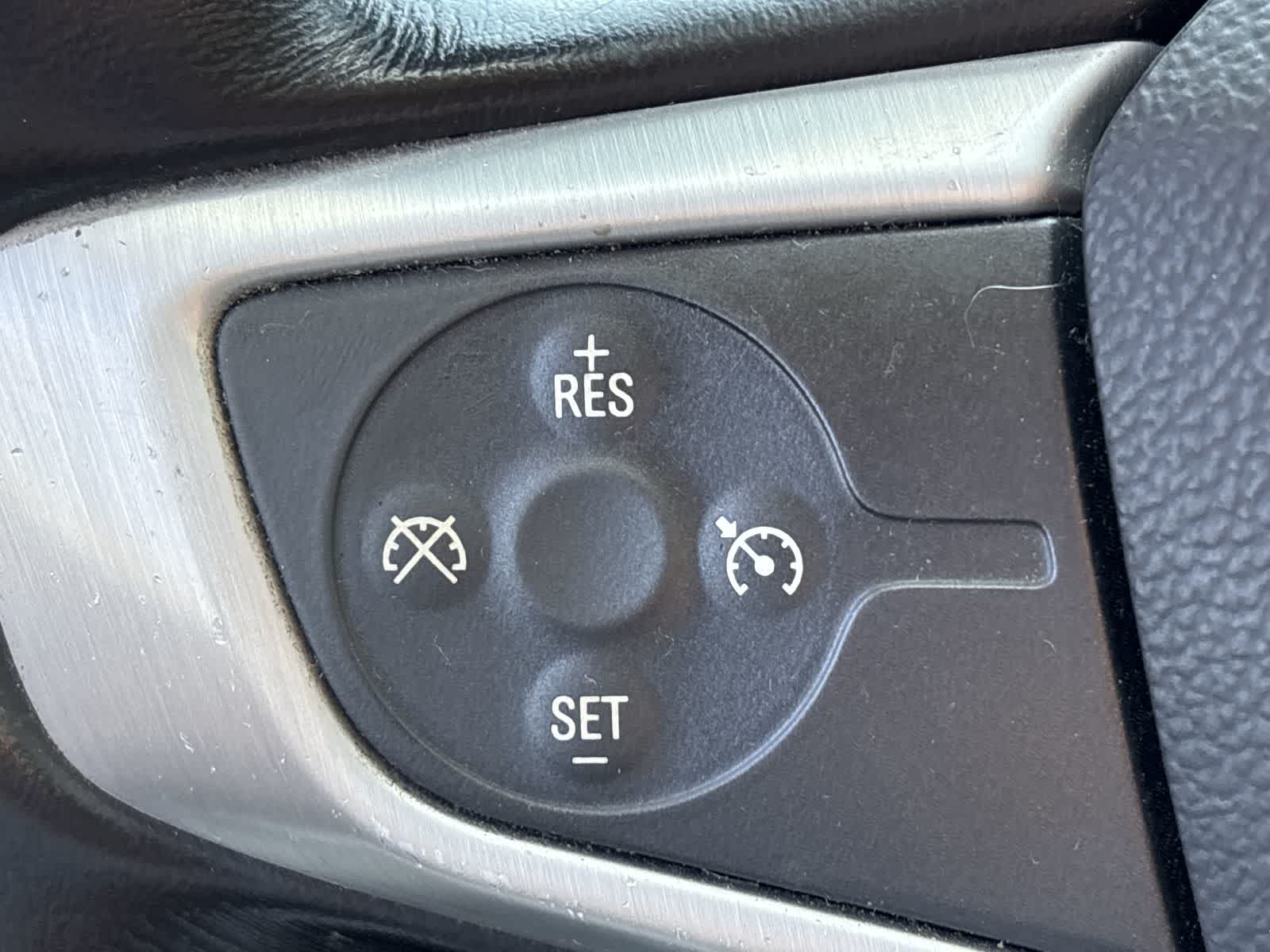 2015 GMC Canyon SLE 37