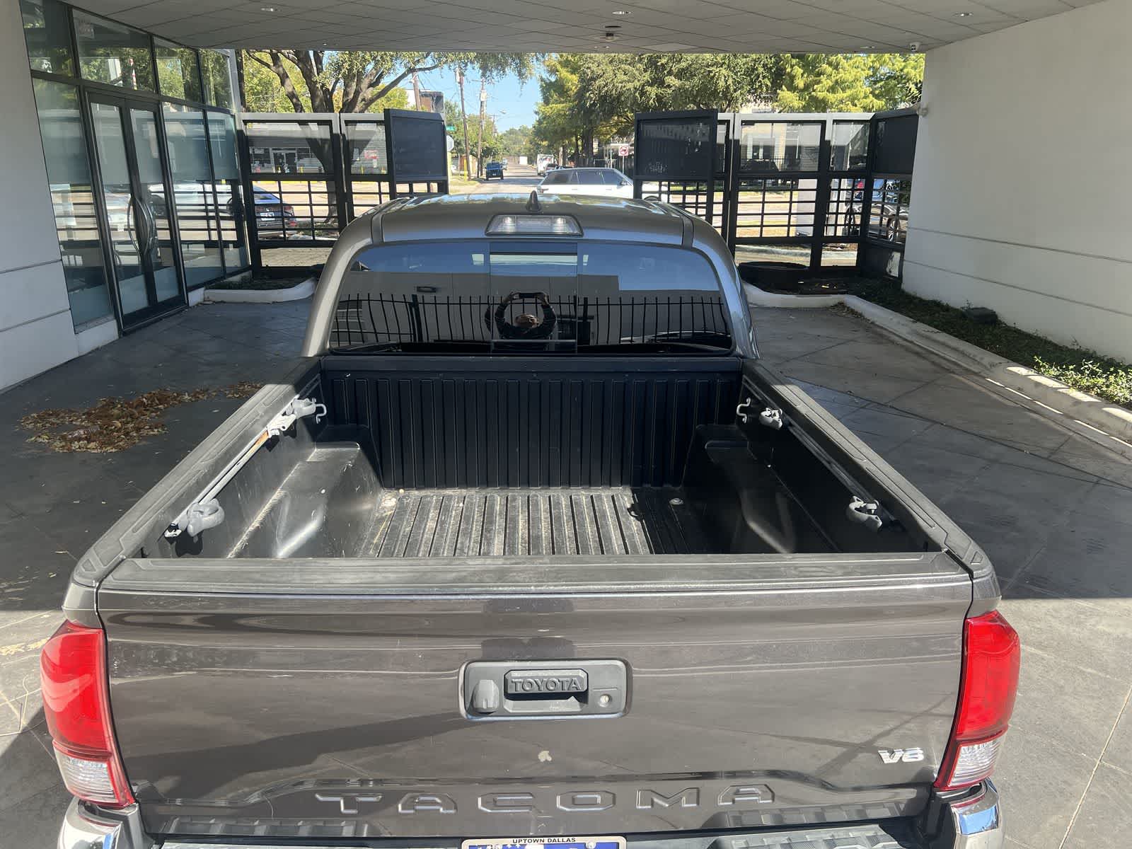 Thumbnail: 2018 Toyota Tacoma - 16