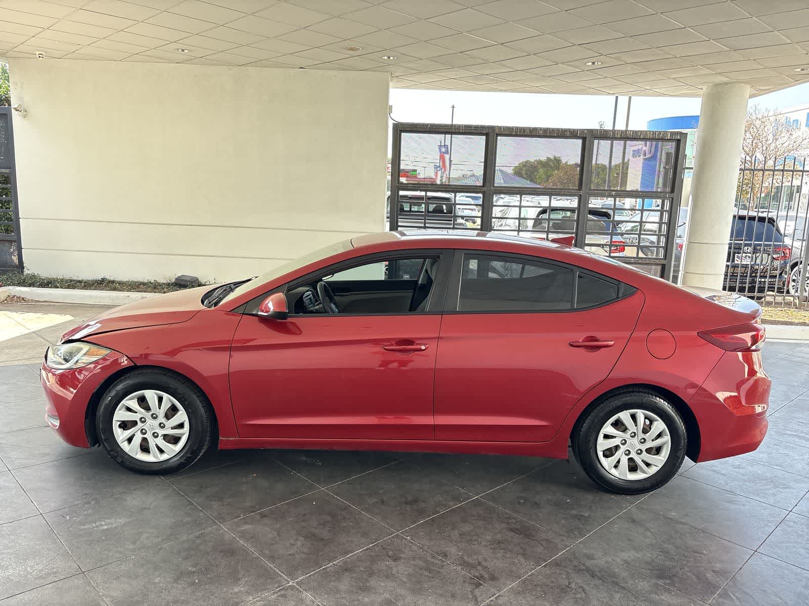 Thumbnail: 2017 Hyundai Elantra - 11
