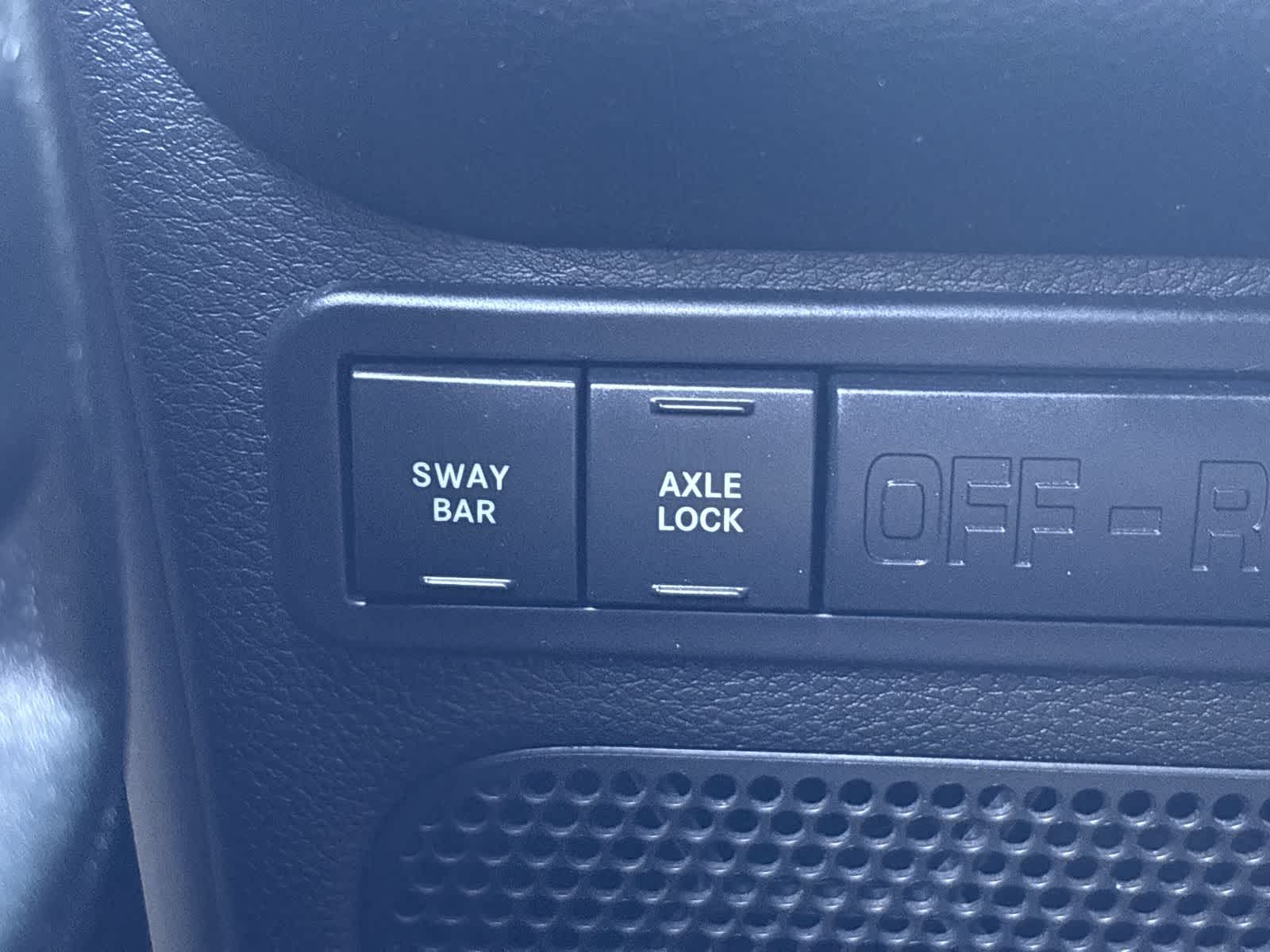 Thumbnail: 2018 Jeep Wrangler - 32