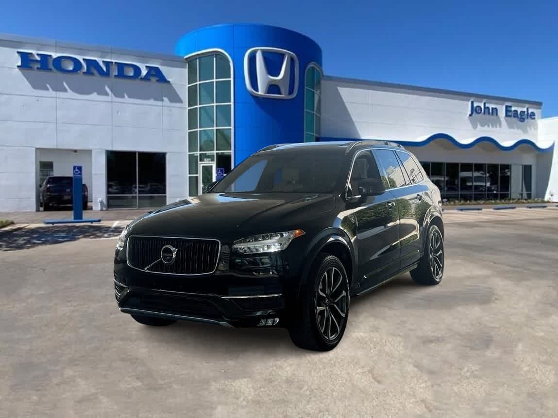 2017 Volvo XC90 T6 Momentum -
                  Dallas, TX