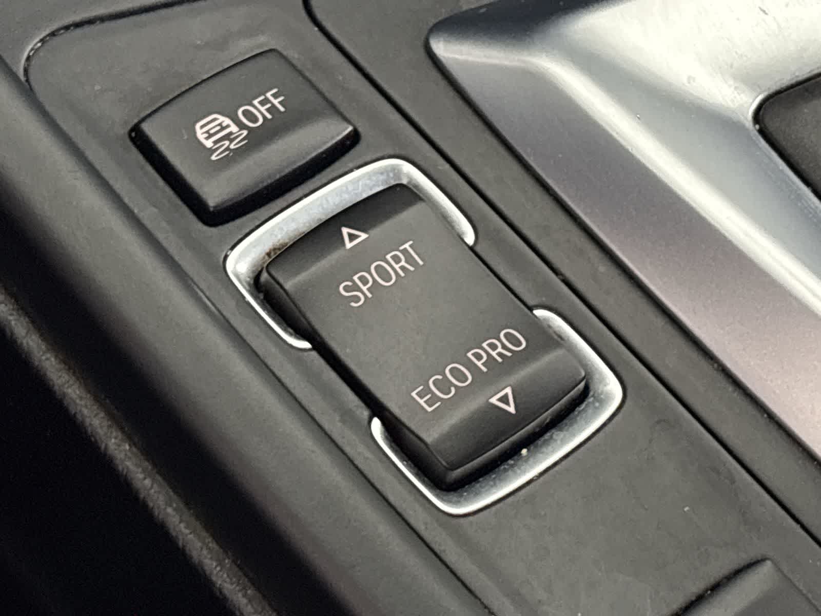 Thumbnail: 2016 BMW 3 Series - 28
