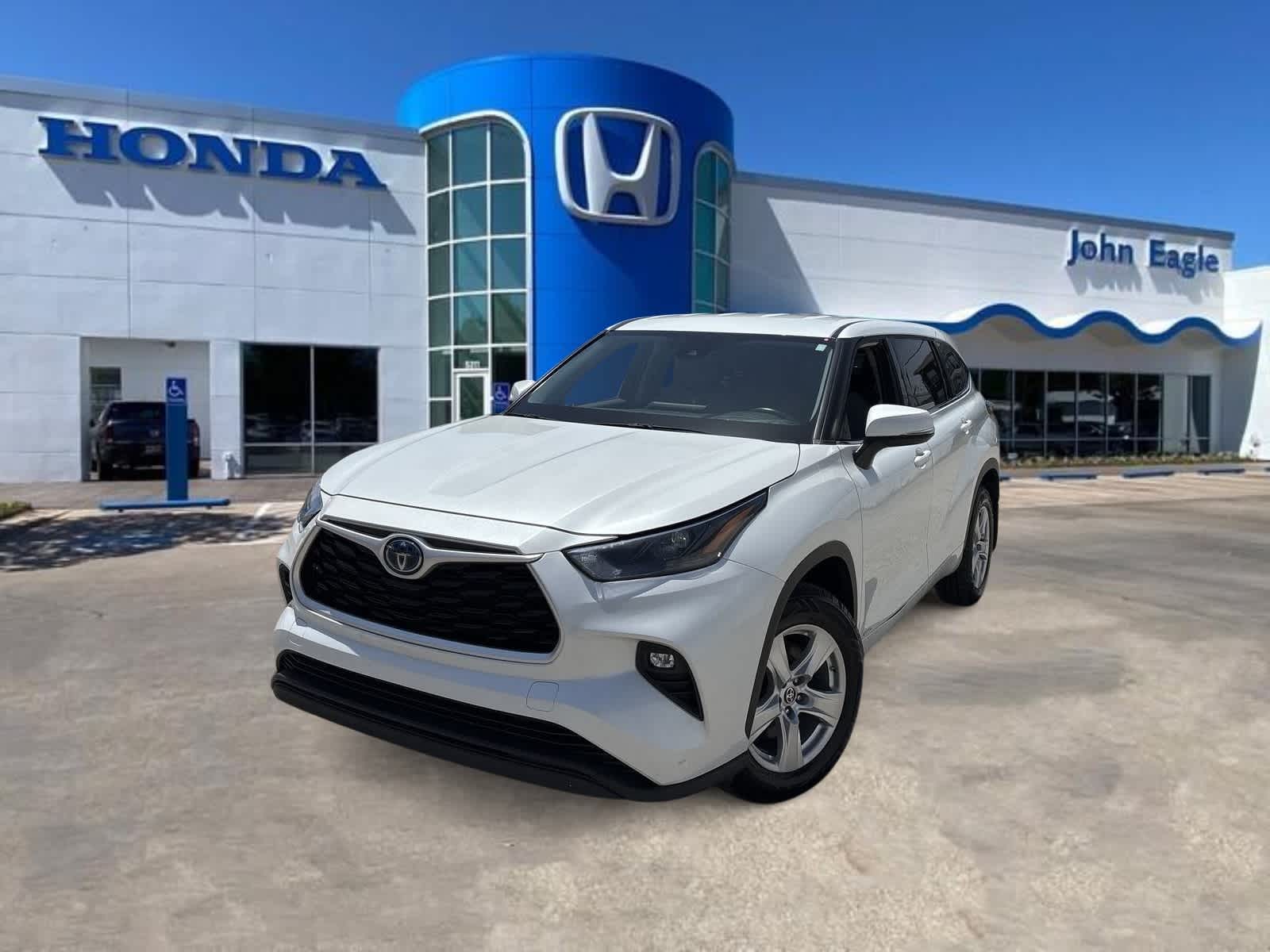 2022 Toyota Highlander LE -
                  Dallas, TX