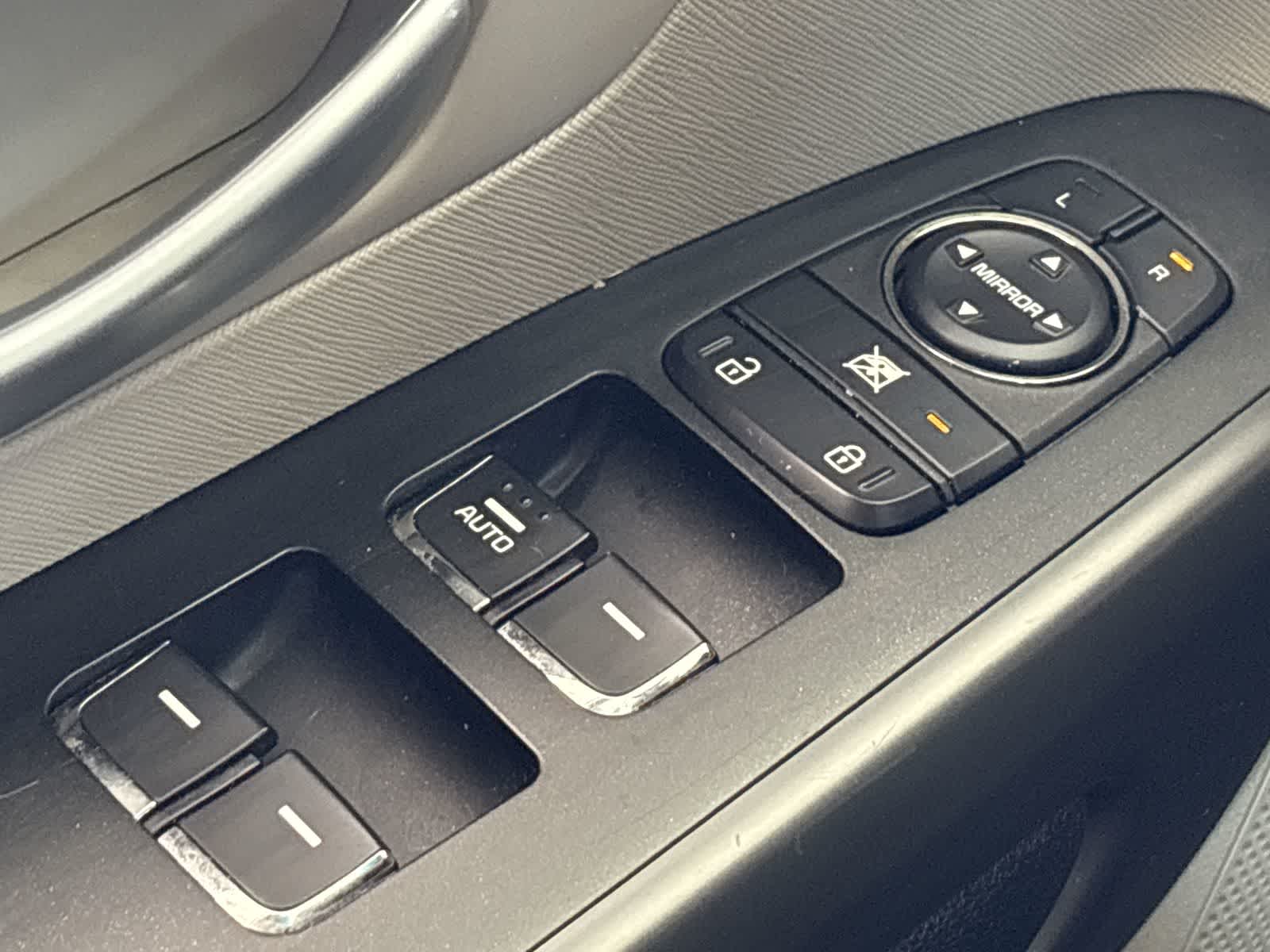 Thumbnail: 2019 Kia Sedona - 32