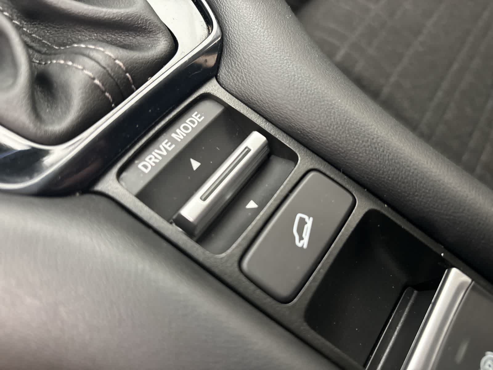 Thumbnail: 2025 Honda HR-V - 27