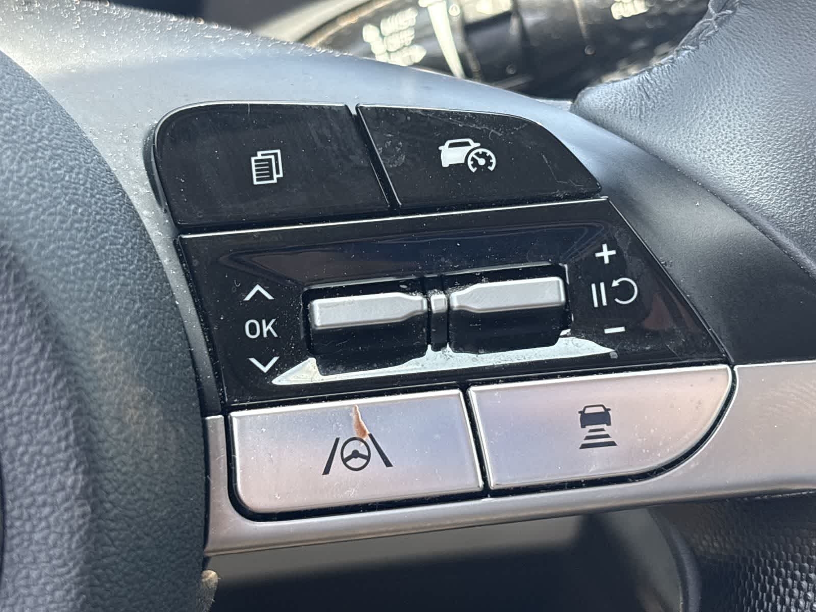 Thumbnail: 2024 Hyundai Elantra - 16