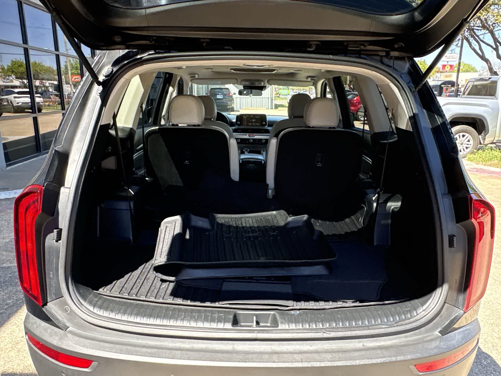 Thumbnail: 2020 Kia Telluride - 38