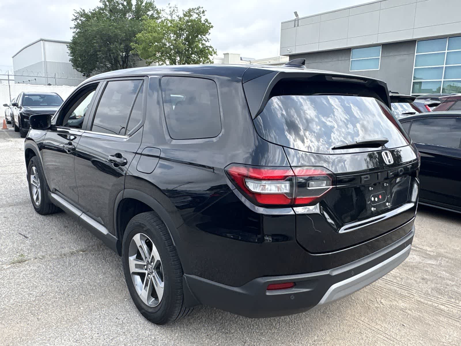 Thumbnail: 2024 Honda Pilot - 4