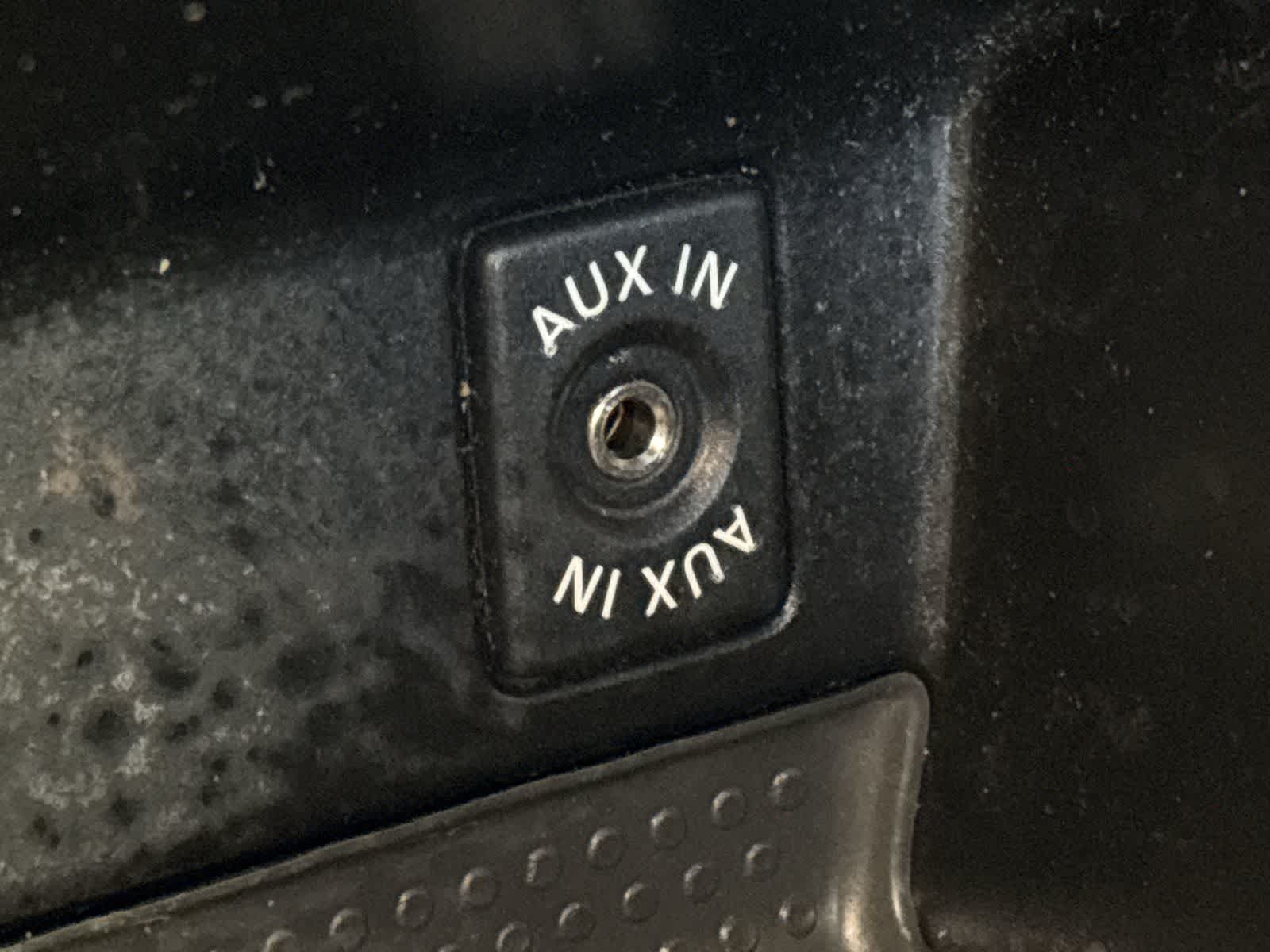 Thumbnail: 2015 Volkswagen Beetle - 25