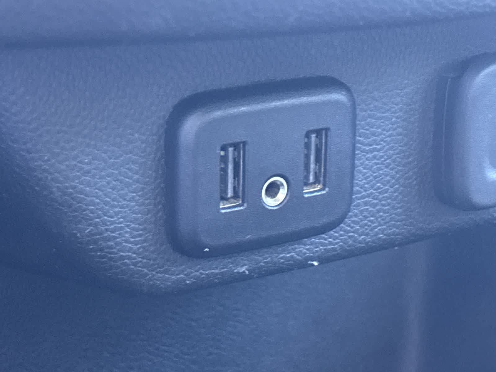 Thumbnail: 2021 Chevrolet Traverse - 27