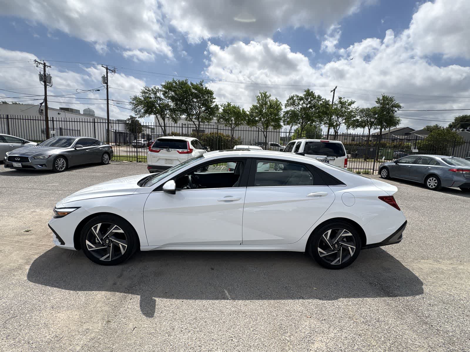 Thumbnail: 2025 Hyundai Elantra - 3