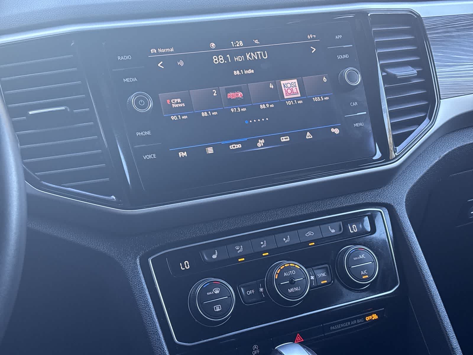 Thumbnail: 2022 Volkswagen Atlas - 23