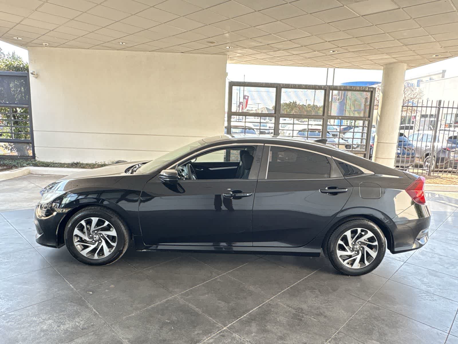 2017 Honda Civic EX photo 2