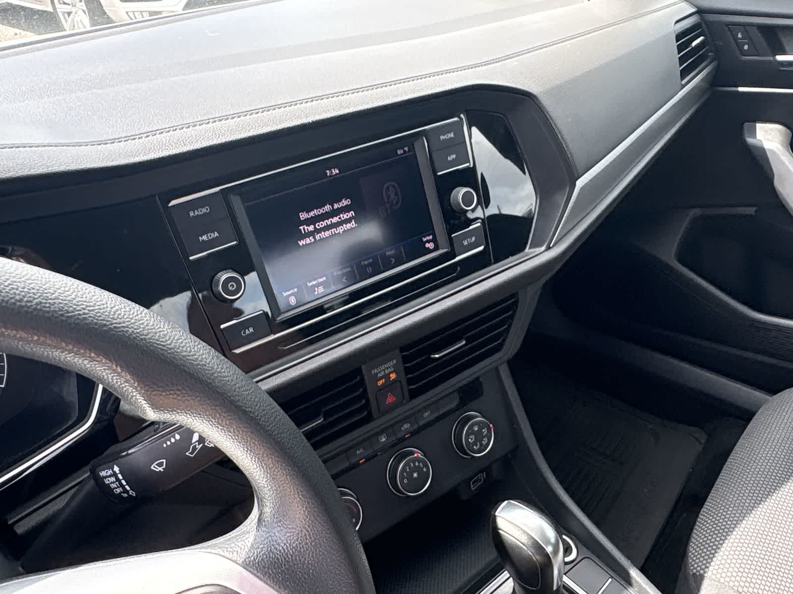Thumbnail: 2019 Volkswagen Jetta - 15