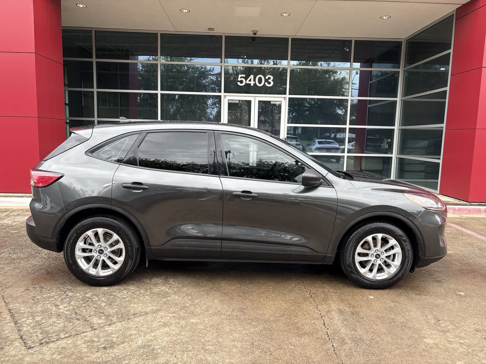 2020 Ford Escape S 23