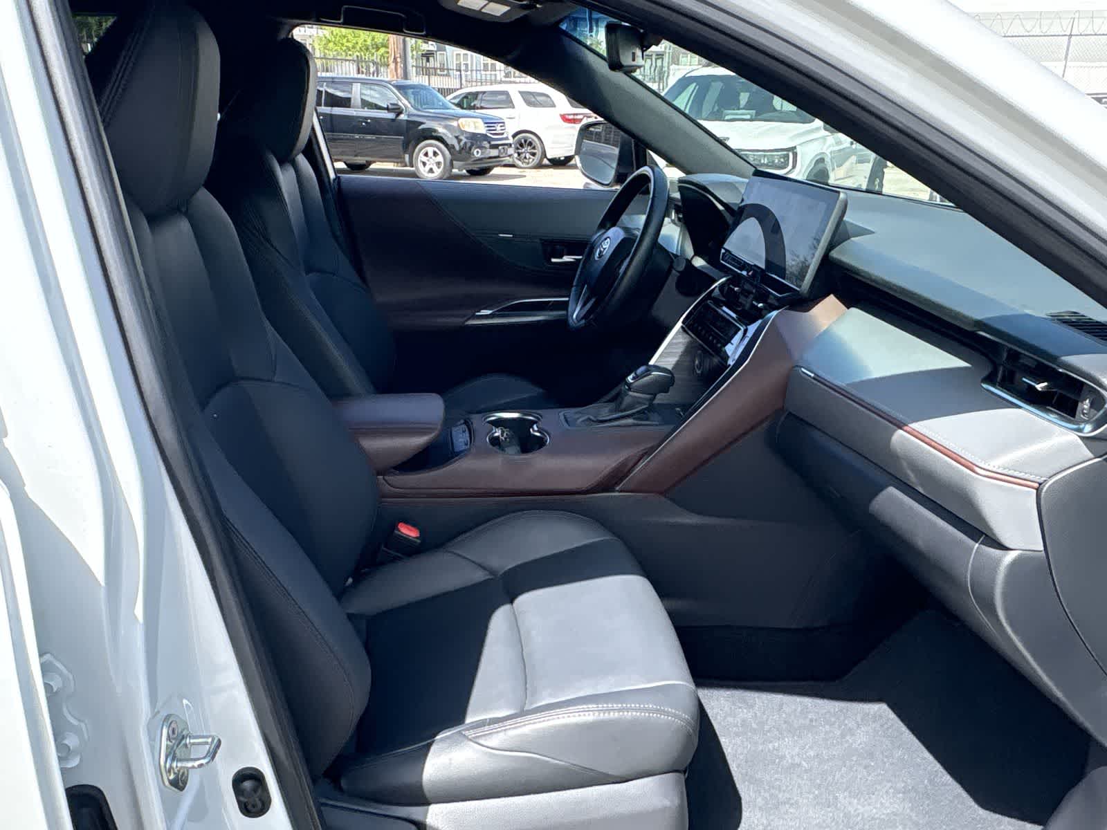 Thumbnail: 2024 Toyota Venza - 16