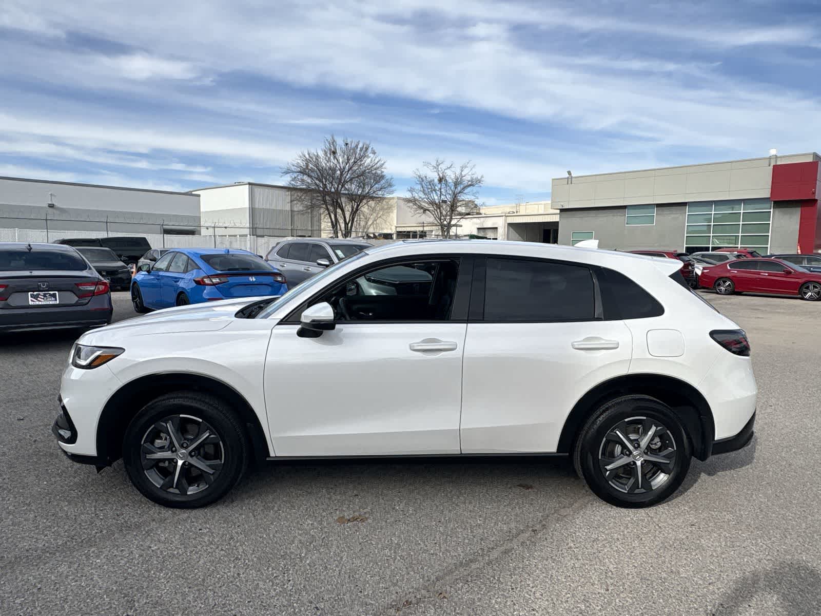 Thumbnail: 2025 Honda HR-V - 3