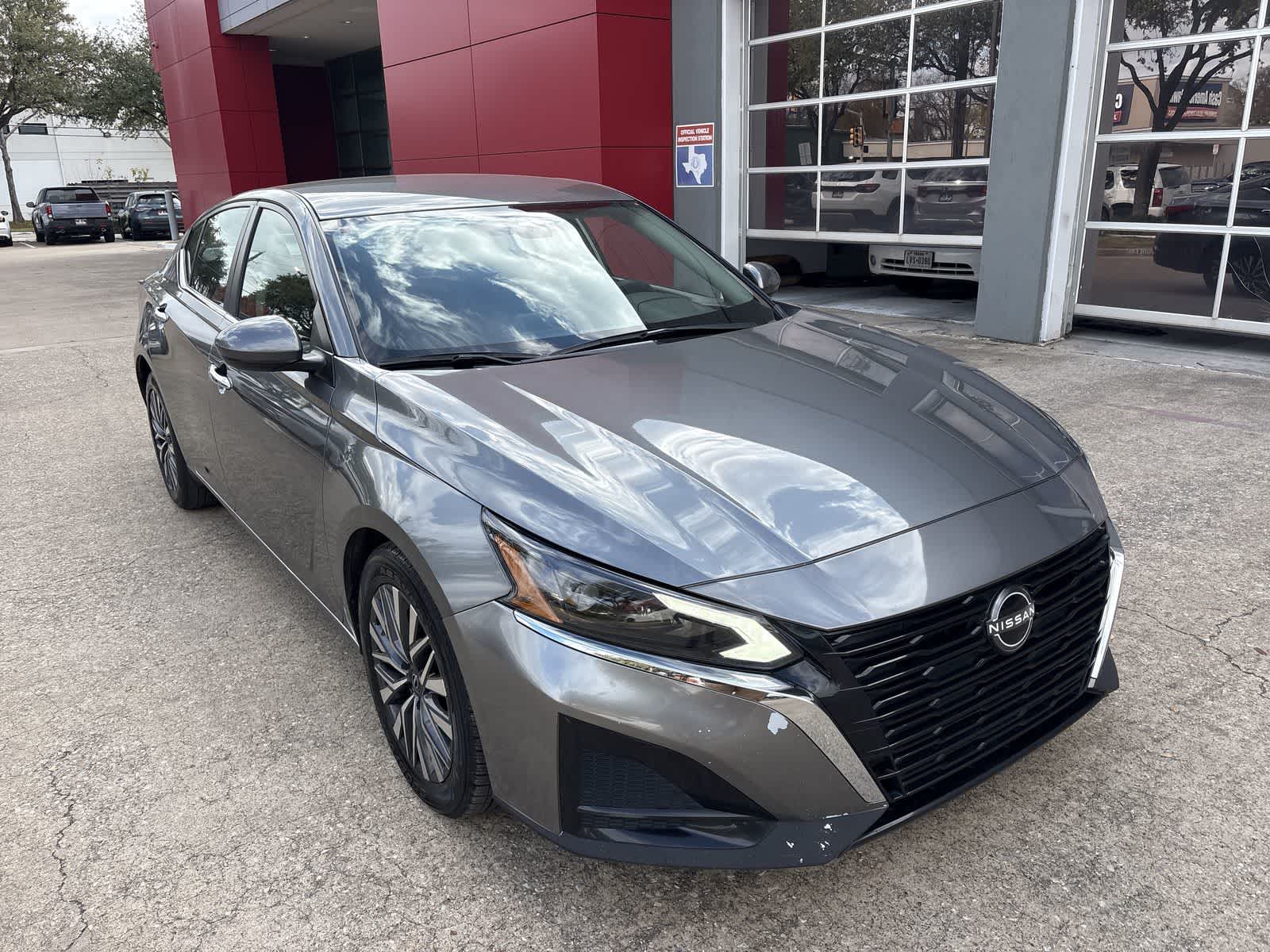 Thumbnail: 2023 Nissan Altima - 23