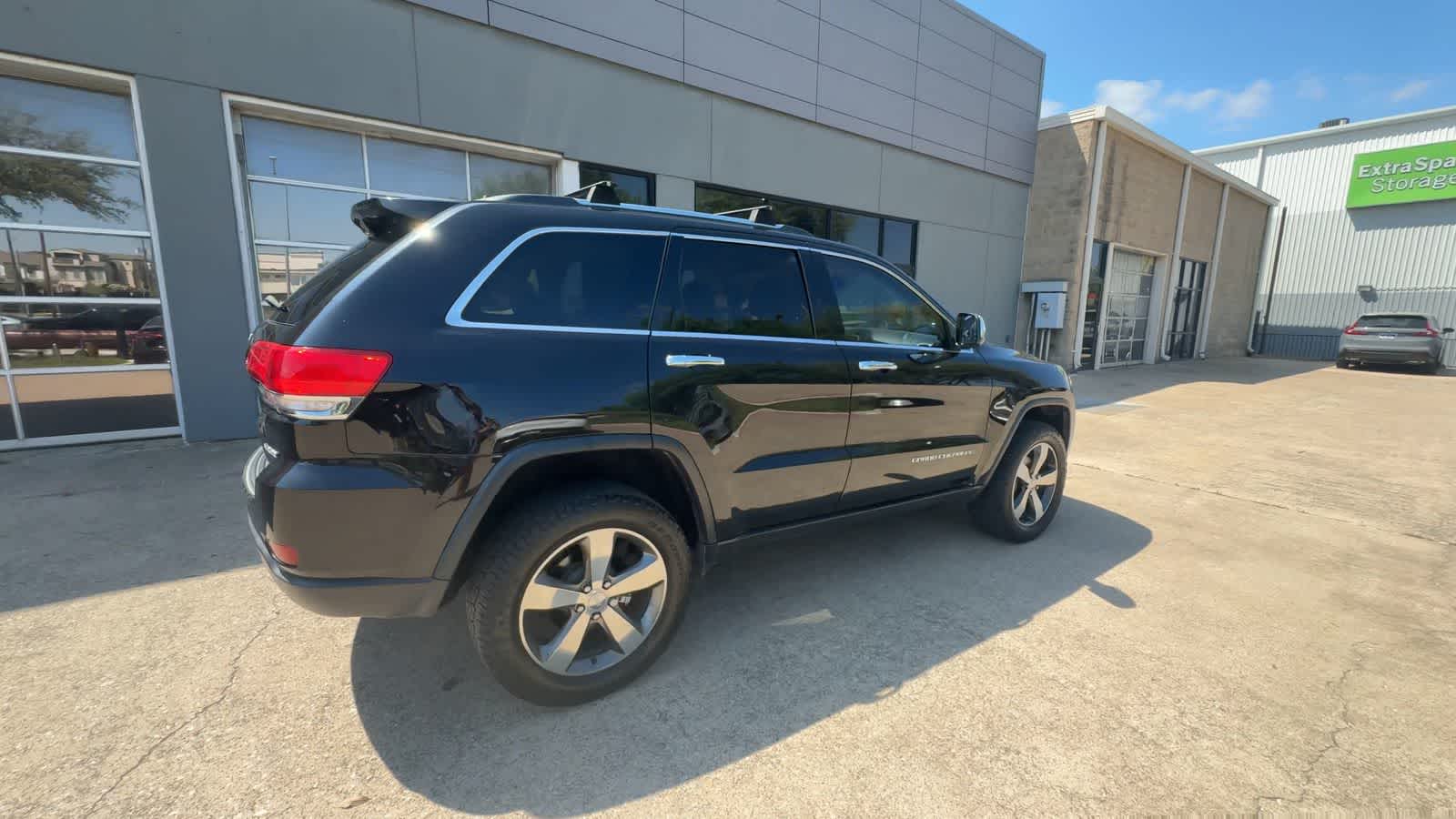 Thumbnail: 2015 Jeep Grand Cherokee - 8