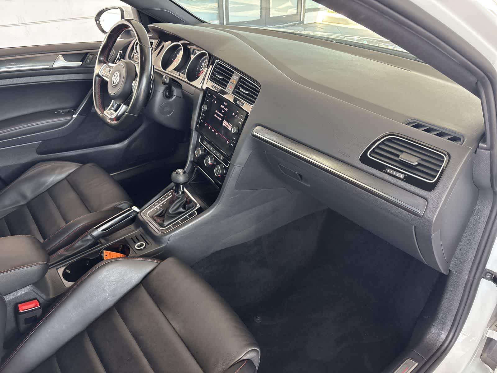 Thumbnail: 2018 Volkswagen Golf - 21
