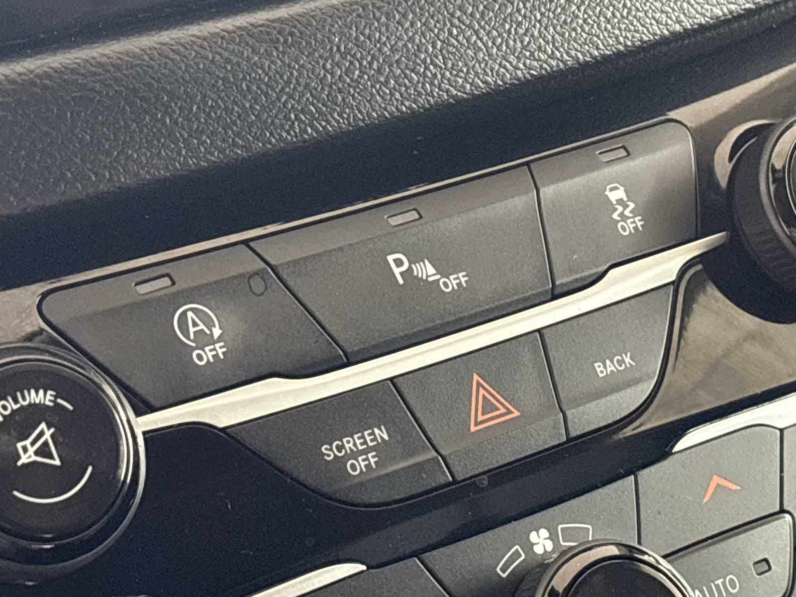 Thumbnail: 2017 Chrysler Pacifica - 31